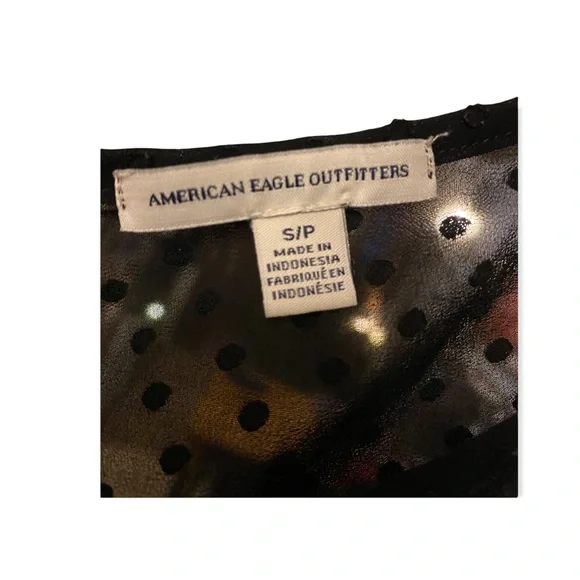 American Eagle Outfitters - Picture 3 of 3